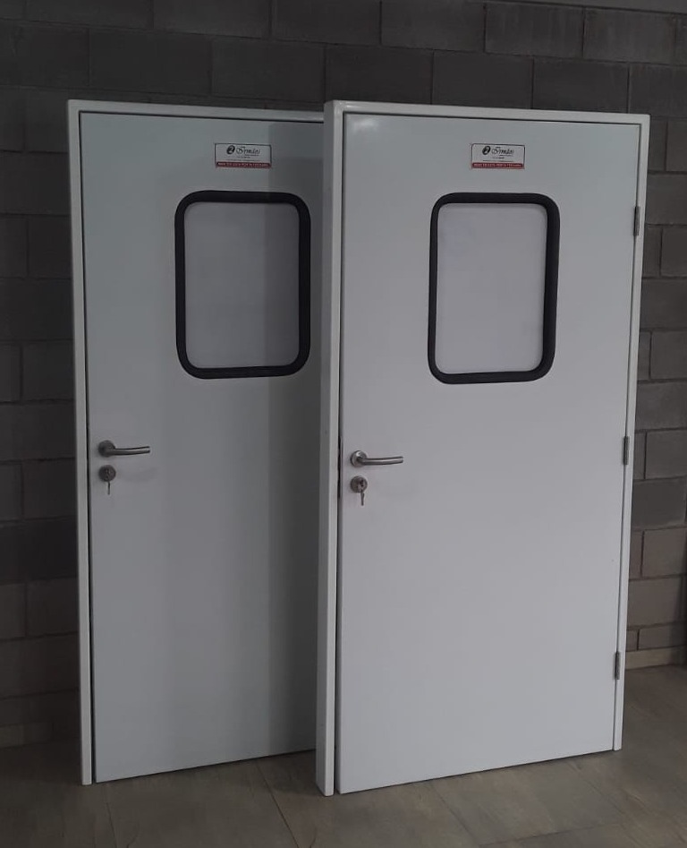 Porta Oficie door com visor dois irmaos