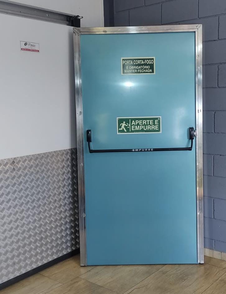 Porta corta fogo dois irmãos 