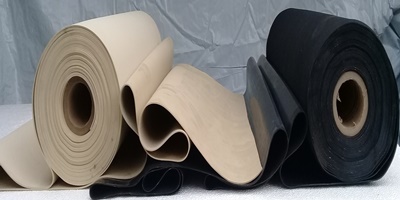 25- LENÇOL DE BORRACHA PRETO-BEGE.jpg