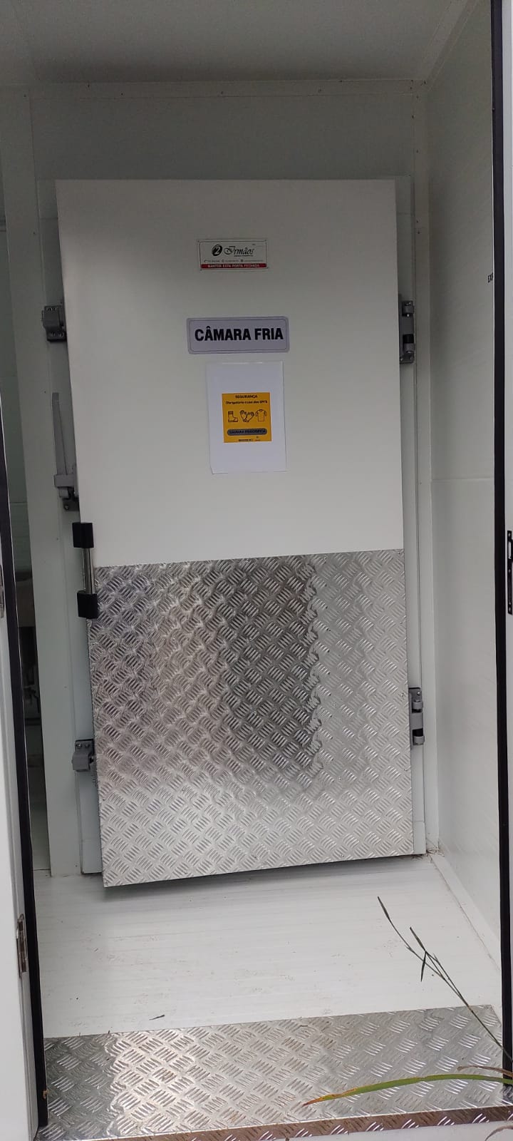 Agroindústria Modulara Dois Irmãos em isopainel com camara fria