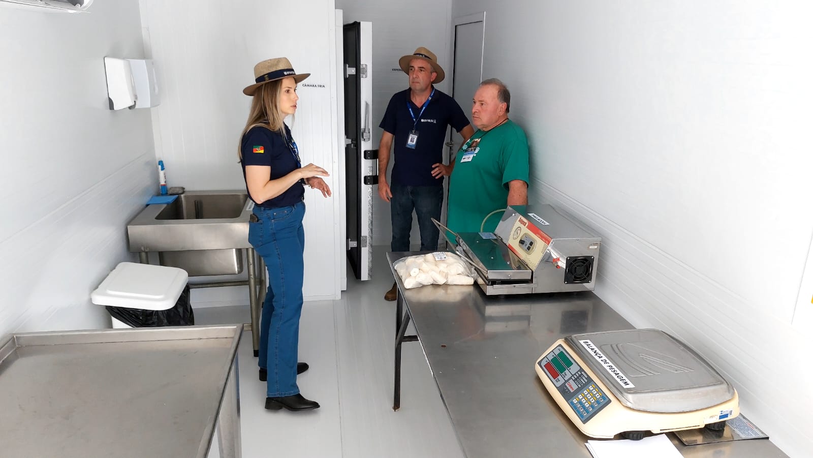 Agroindústria Modulara Dois Irmãos em isopainel exposto na expointer 2025 no espaço da EMATER RS - ASCAR